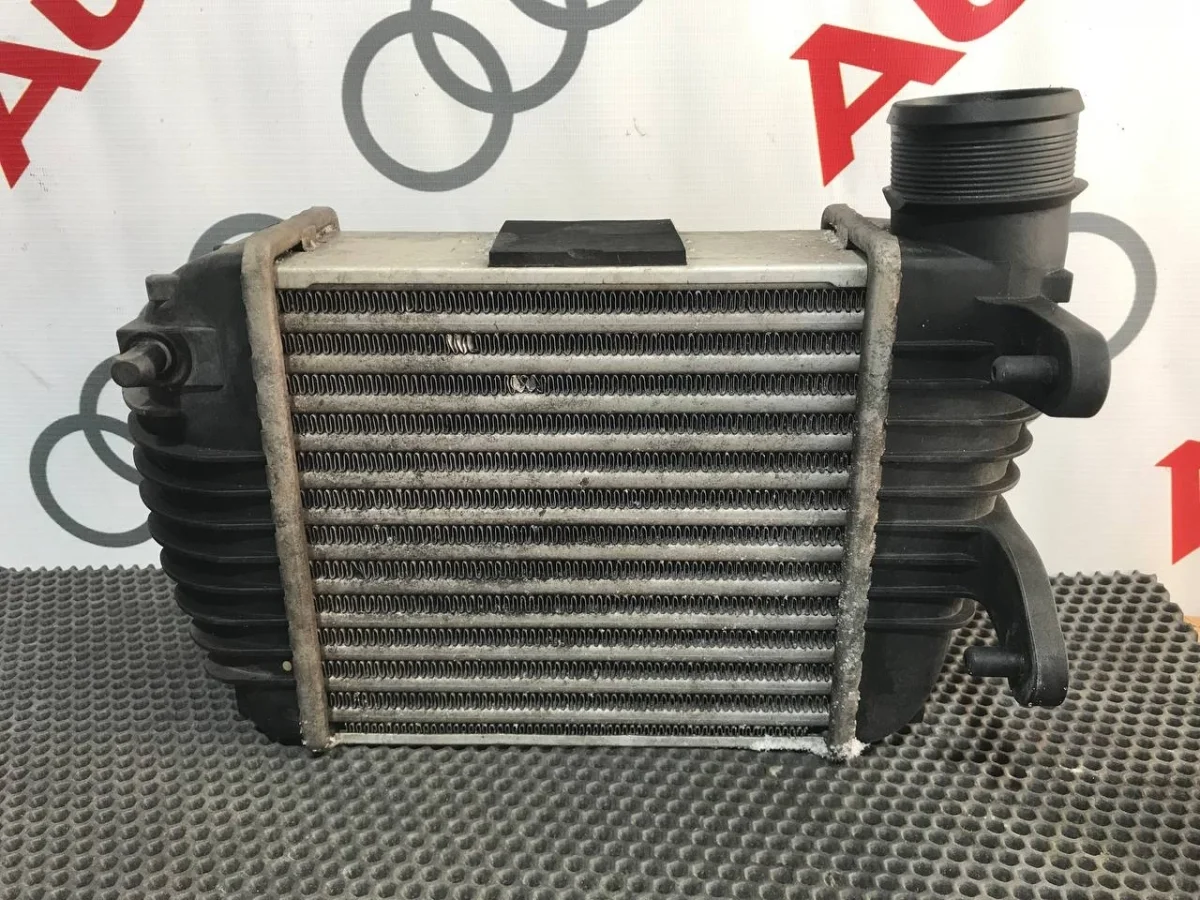 Интеркулер Audi A6 C6 (2004—2008)