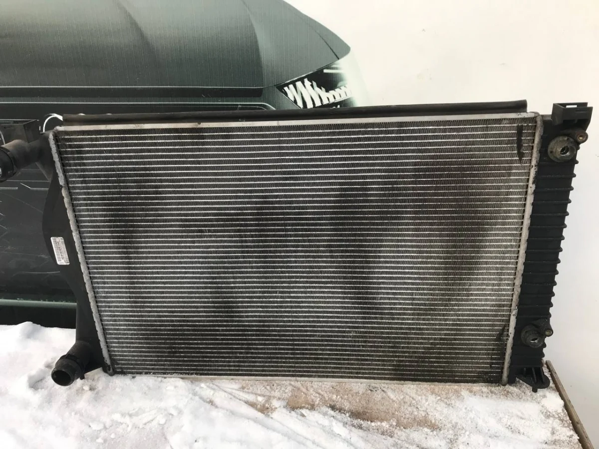 Радиатор основной Audi A6 C6 (2004—2008)