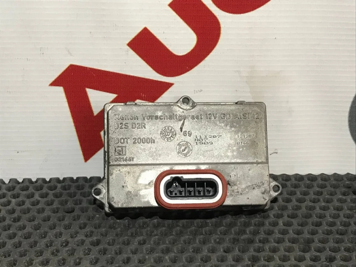 Блок розжига ксенона Audi A6 C6 (2004—2008)