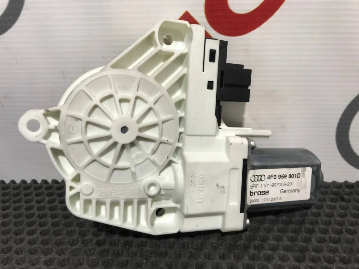 Мотор стеклоподъемника Audi A6 C6 (2004—2008)