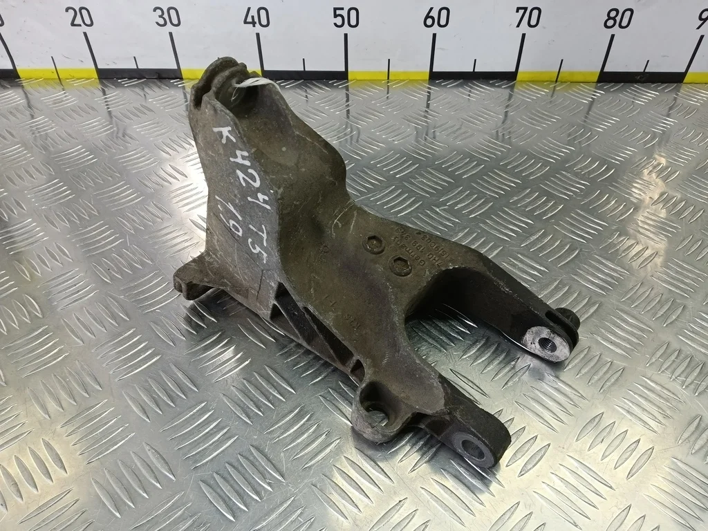 Кронштейн двигателя (ДВС) Volkswagen Transporter