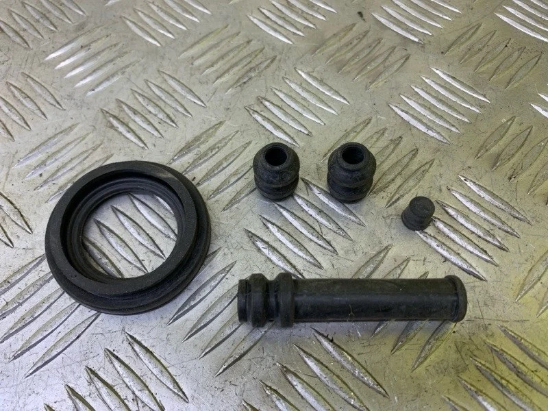 Ремкомплект суппорта Toyota Land Cruiser 200 (2008-2021) 2014 044790C040, задний