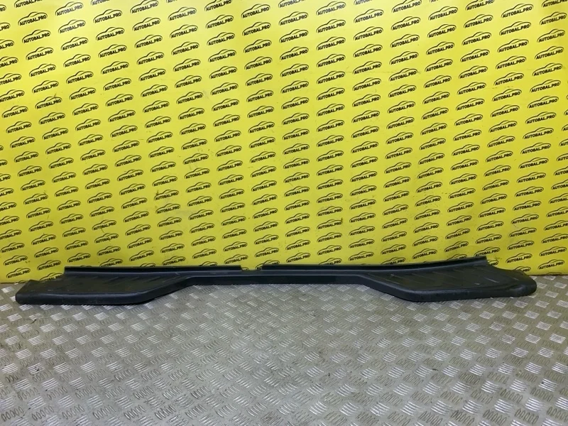 Накладка заднего бампера Nissan Navara (D40) 2004-2015 2008 85064EB000 ПИКАП 2.5 D YD25DDTI