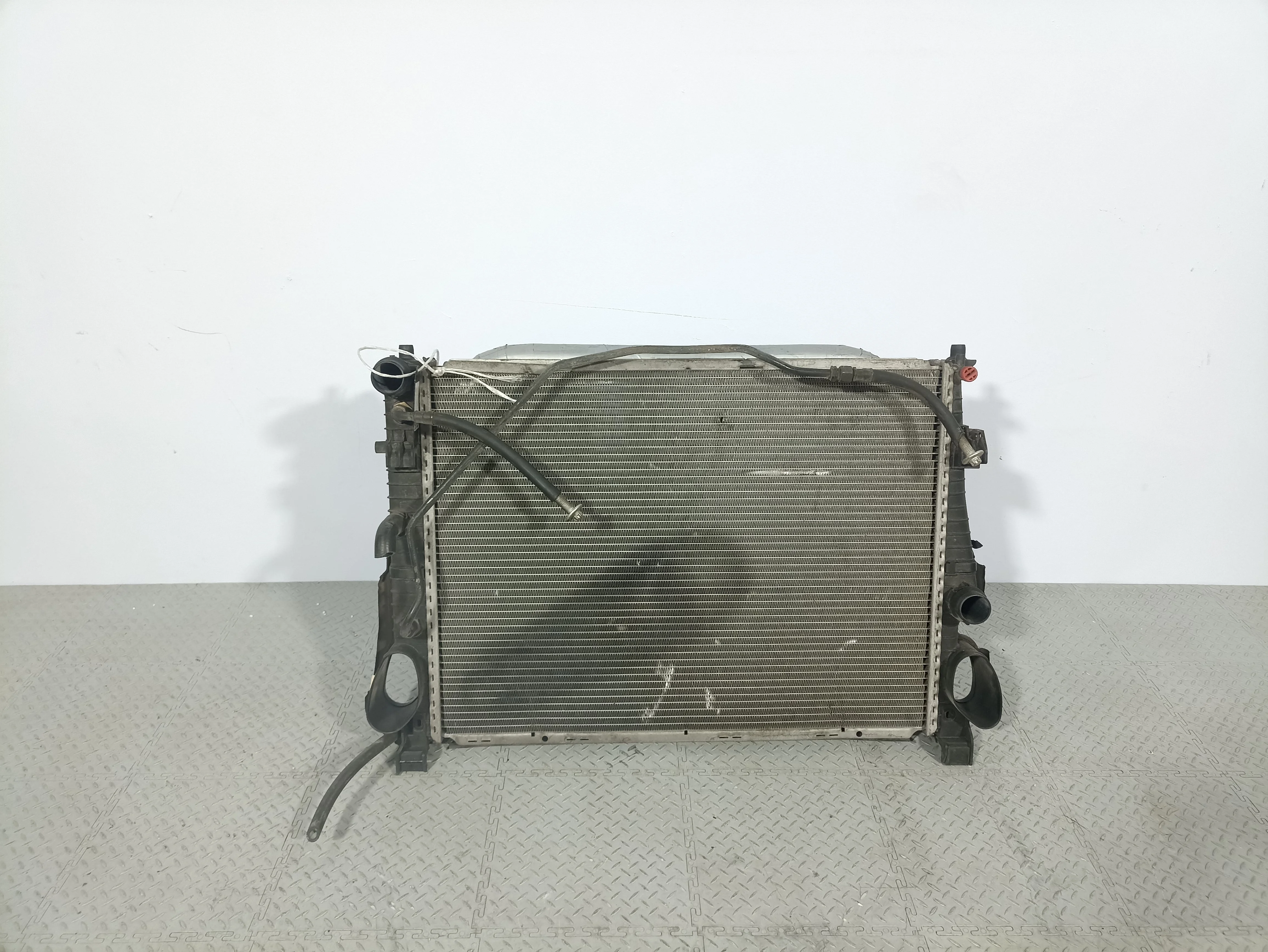 РАДИАТОР ДВИГАТЕЛЯ MERCEDES-BENZ A2205000903 DY467Z