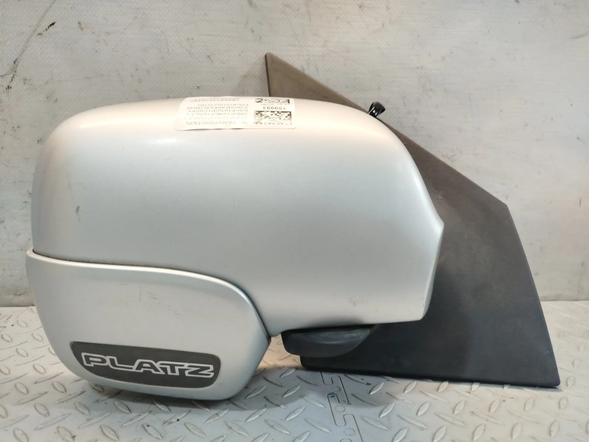 ЗЕРКАЛО TOYOTA PLATZ VITZ ПРАВОЕ 8791052101B0 серебро, 199 KE748