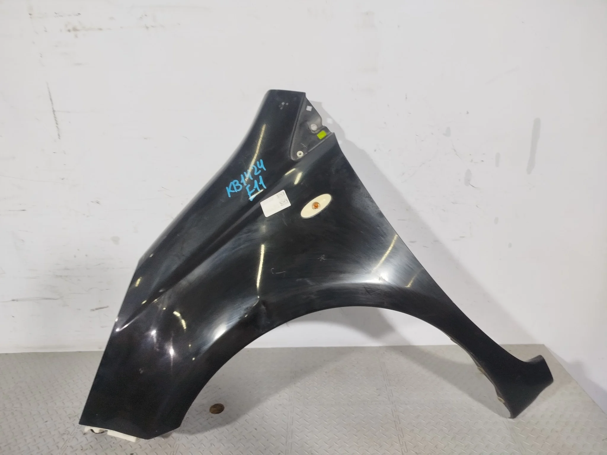 КРЫЛО NISSAN NOTE 631011U630 ПЕРЕДНЕЕ ЛЕВОЕ черный, KH3 KB1424