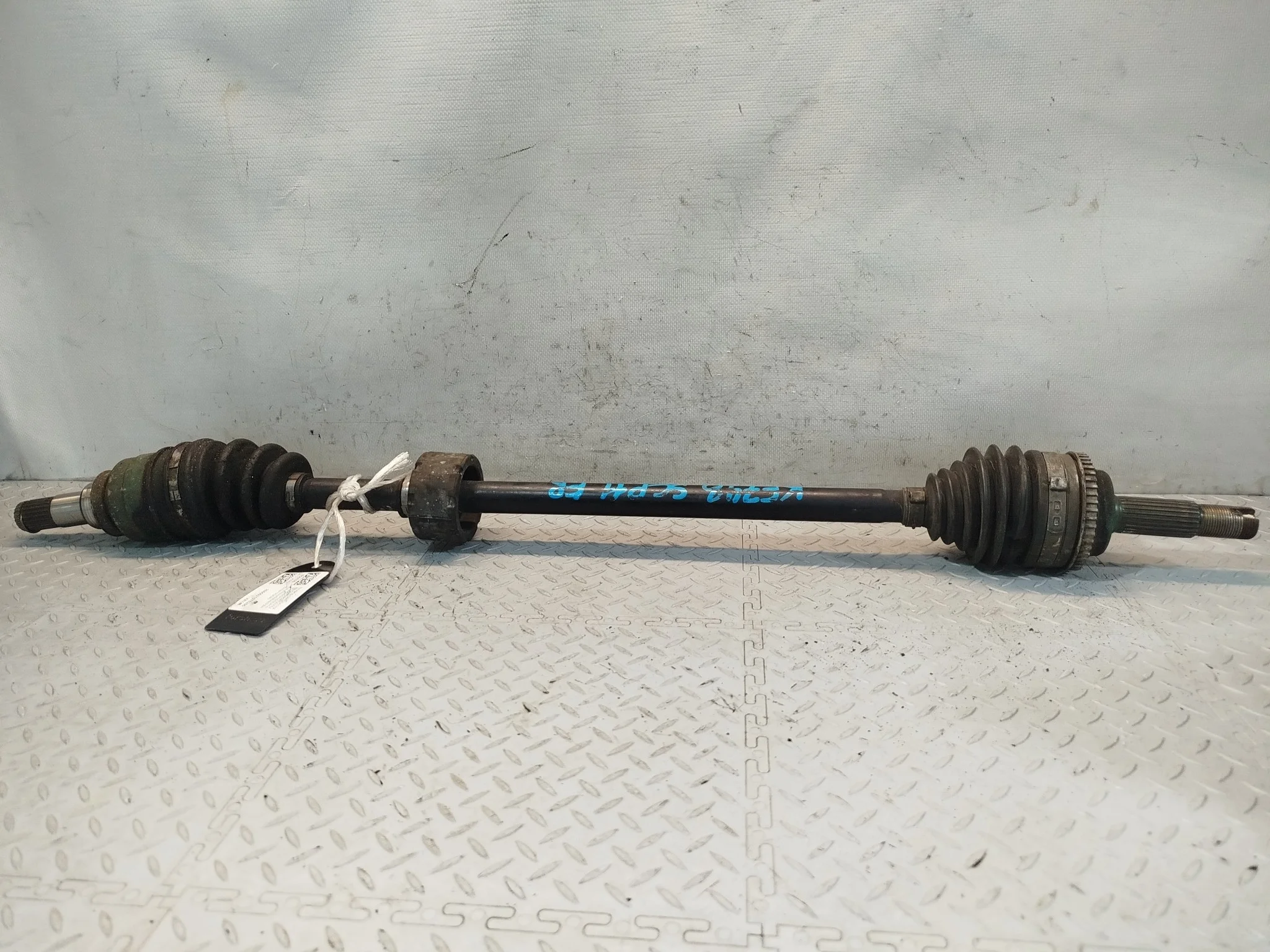 ПРИВОД TOYOTA ПЕРЕДНИЙ ПРАВЫЙ 4341052040 KE748