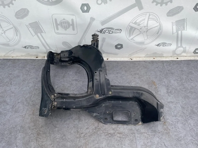 Рамка фары левая Mercedes-benz 2009 W164