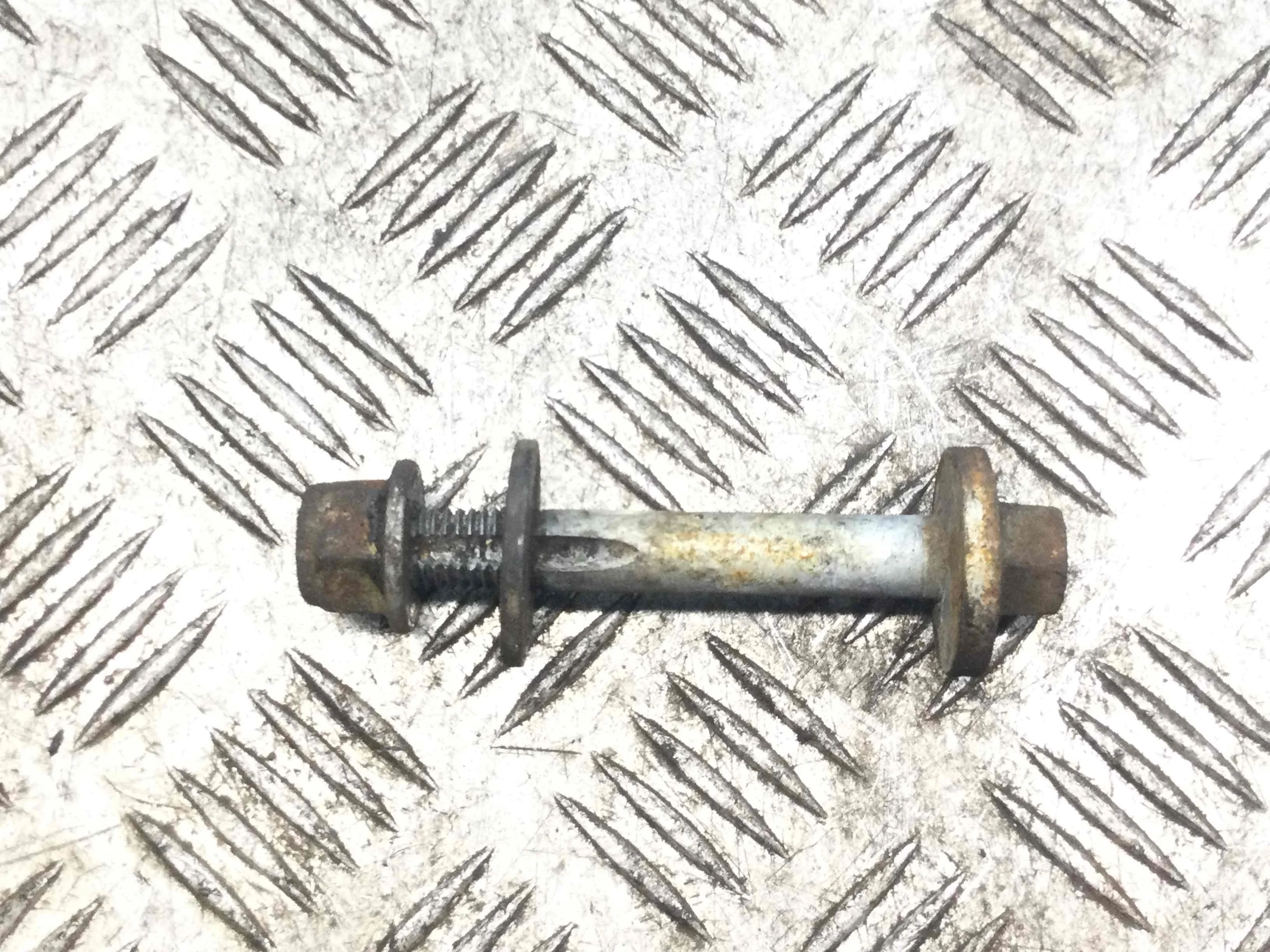 Болт развальный Volvo V70 3 поколение (рестайлинг) (2013-2026) дизель 2.0 TD Автомат