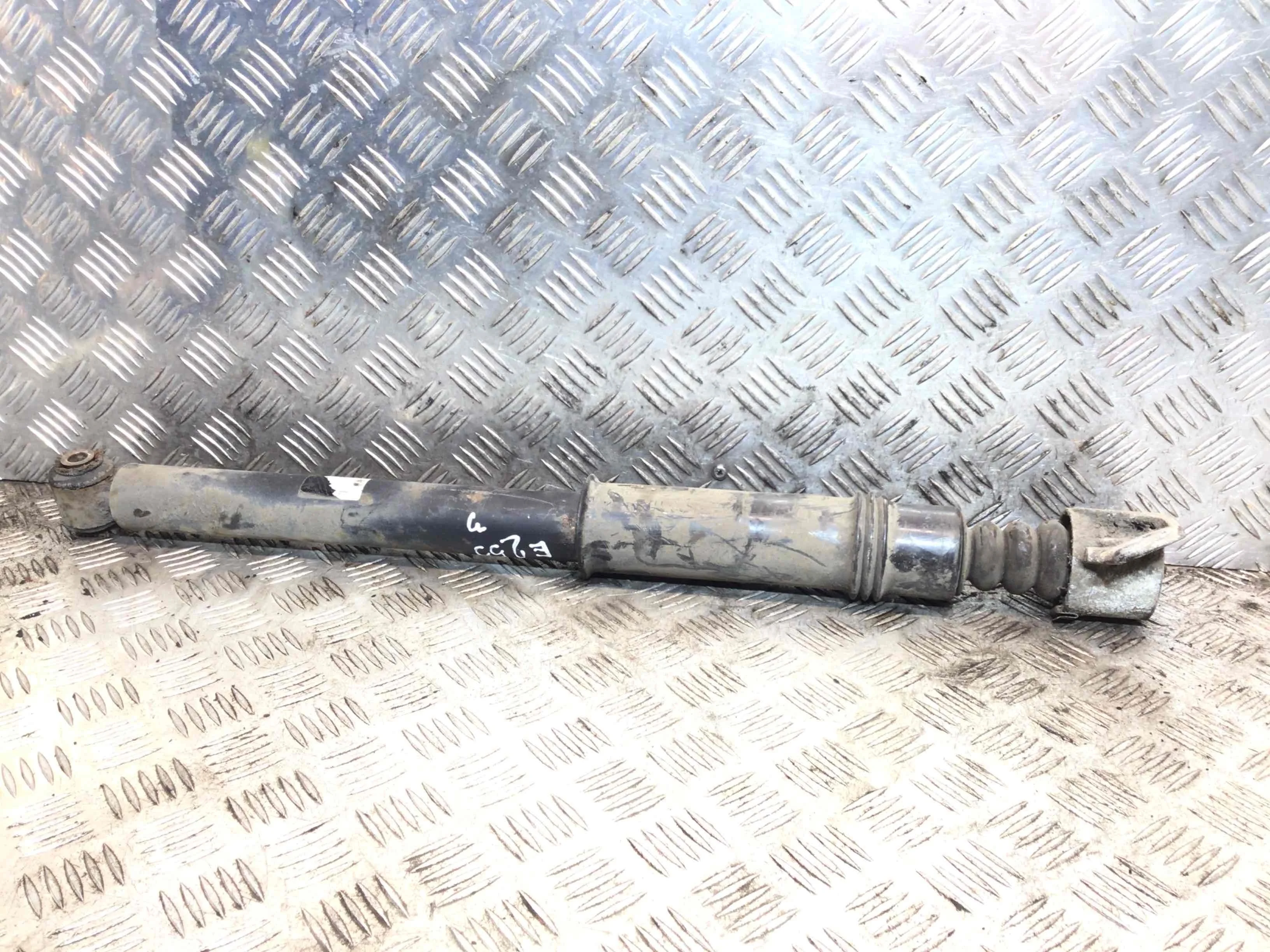 Амортизатор задний Citroen C4 2 поколение 2011 - 2021 дизель 1.6 HDI Механика Минивэн