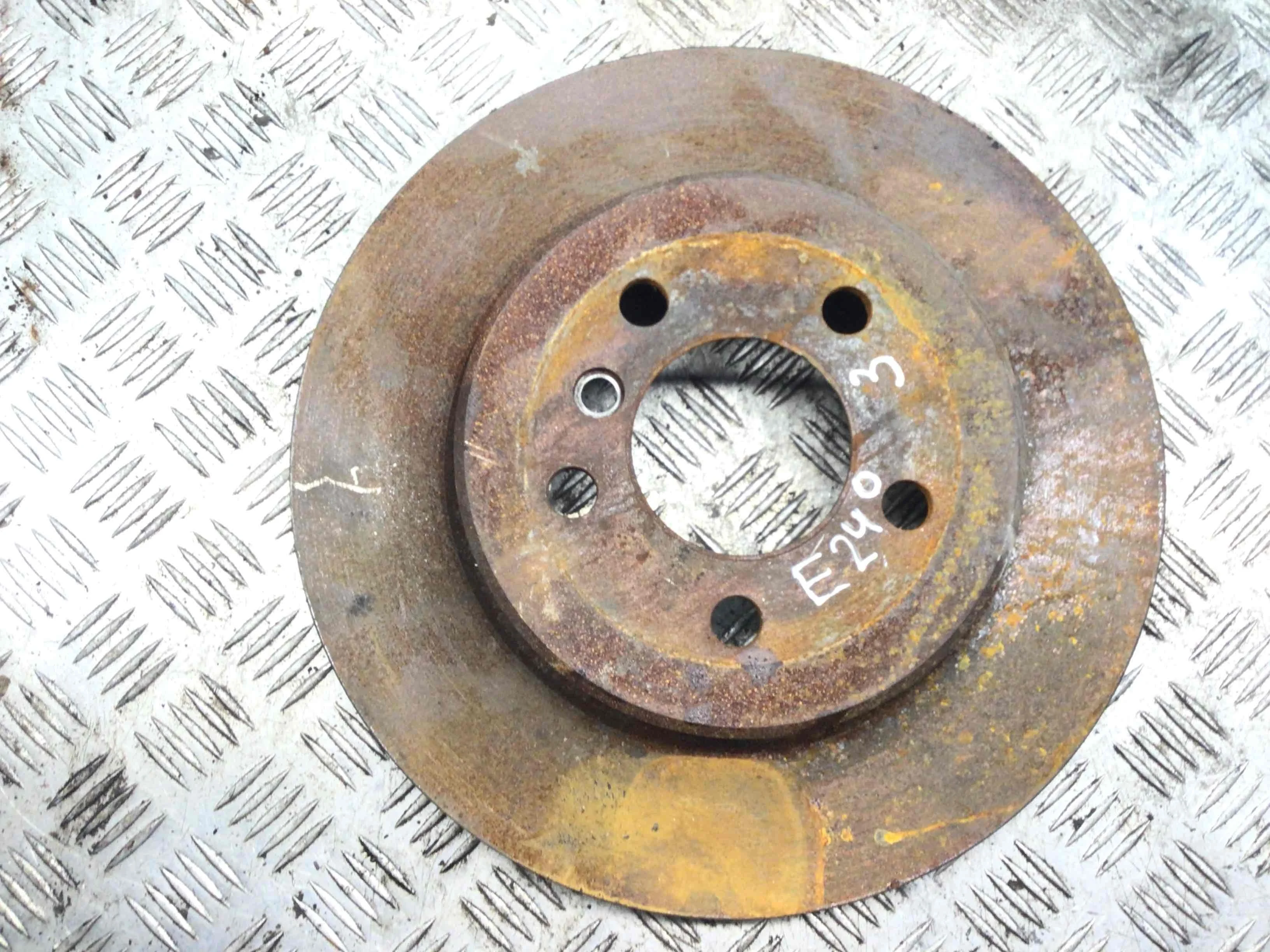 Диск тормозной задний BMW 5-Series 5-Series F10 2009 - 2016 дизель 2.0 TD Механика Универсал