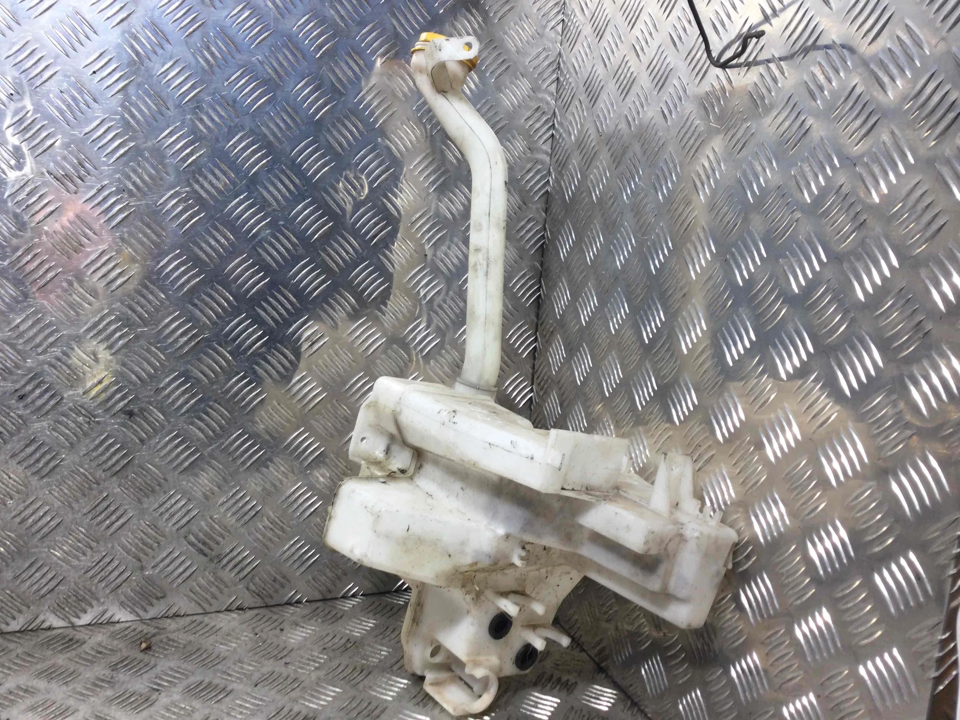 Бачок омывателя Subaru Forester SJ (2012-2015) дизель 2.0 TD Механика Кроссовер