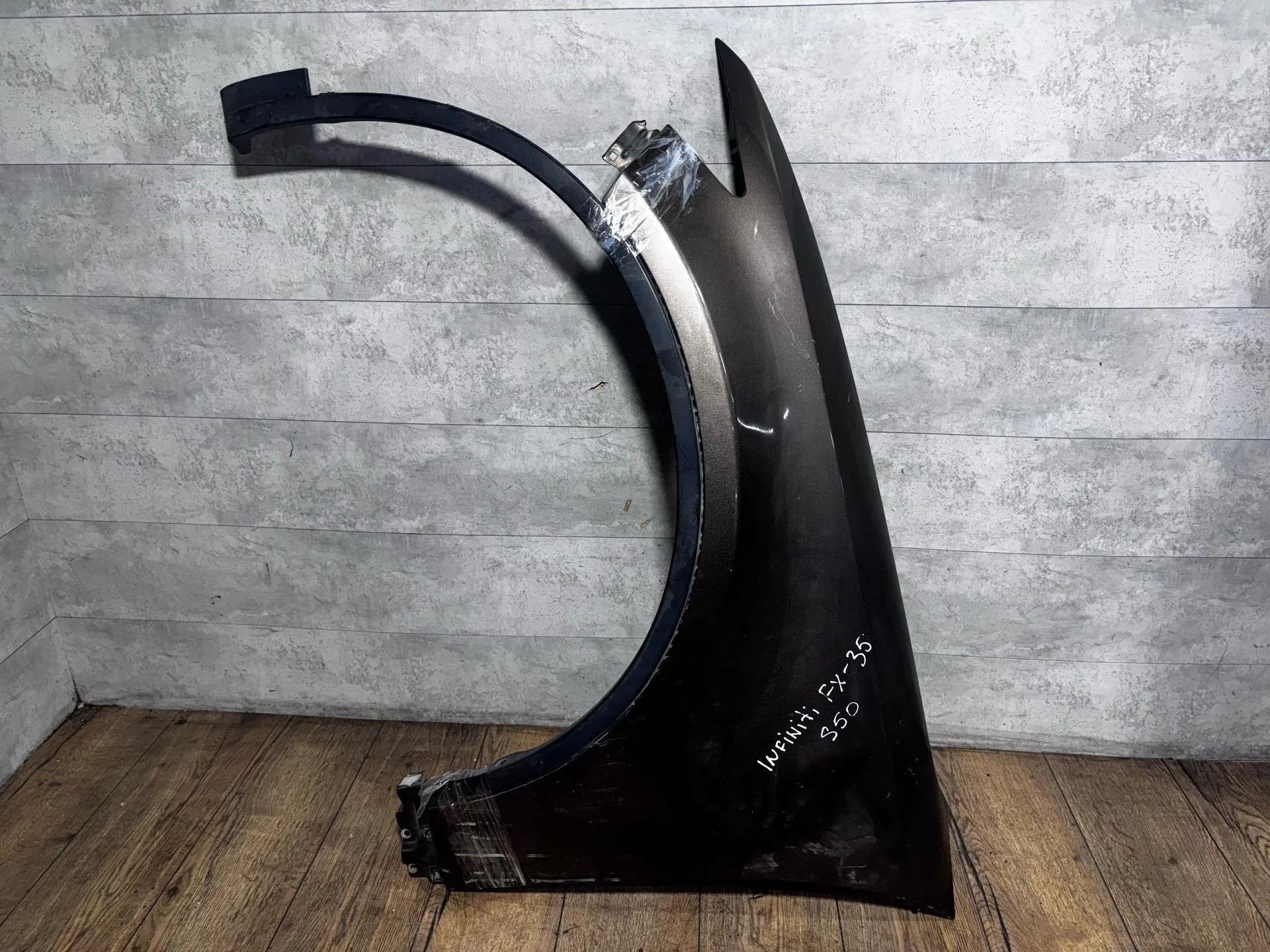 крыло переднее левое Infiniti FX35 S50  черный