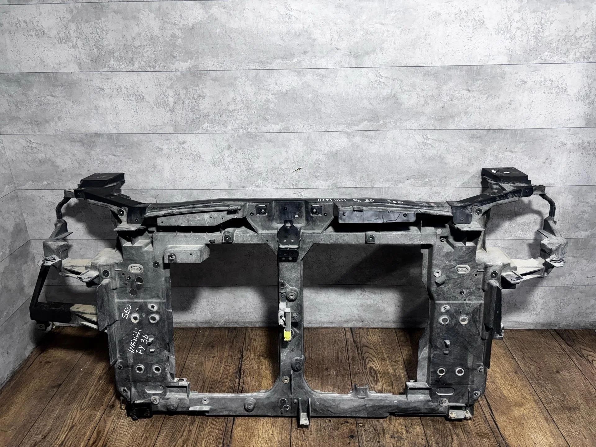 передняя панель (телевизор) Infiniti FX35 рест. S50