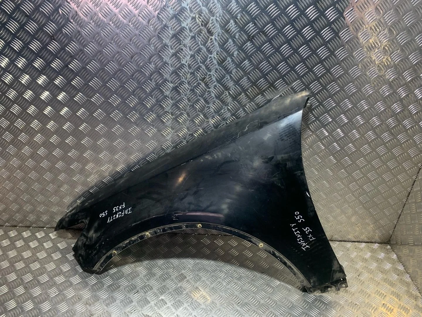 крыло переднее левое Infiniti FX35 S50  черный
