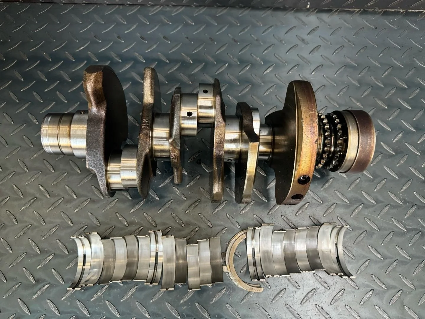 коленвал Audi A6 4F/C6