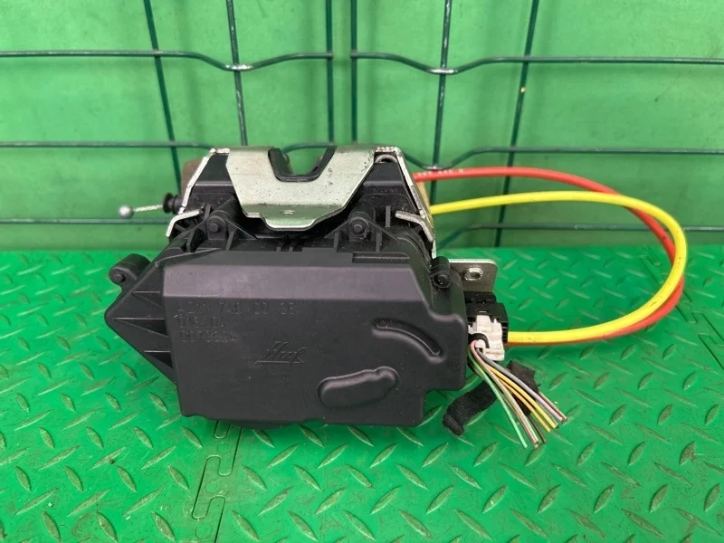 Замок багажника Mercedes-Benz W211