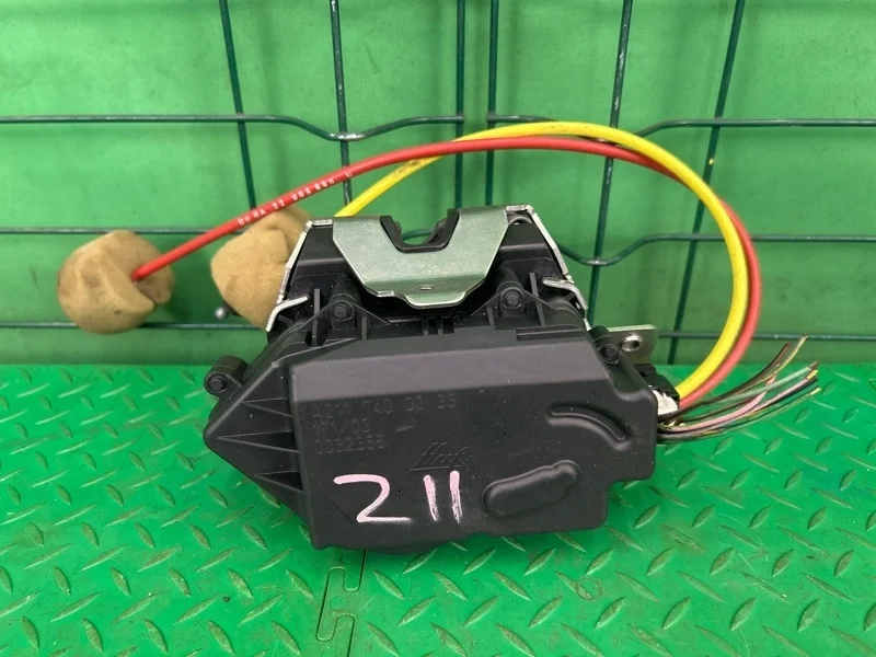 Замок багажника Mercedes-Benz W211