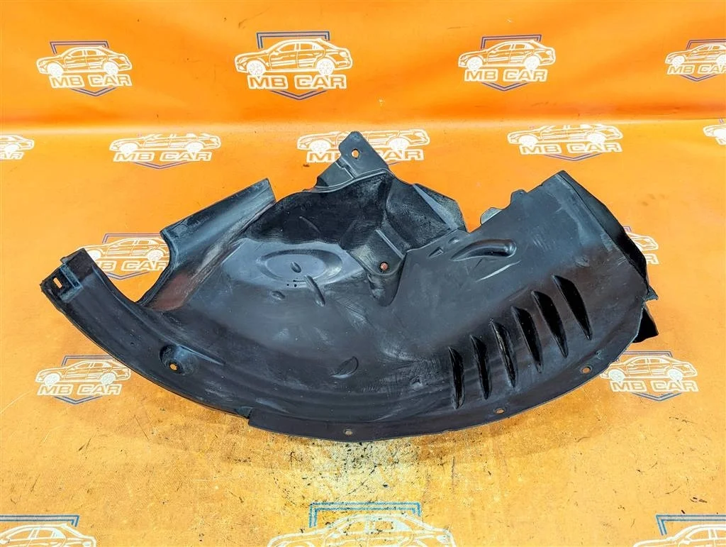 Подкрылок передний левый, передняя часть Mercedes-Benz