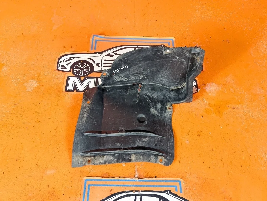 Подкрылок передний левый, передняя часть Mercedes-Benz