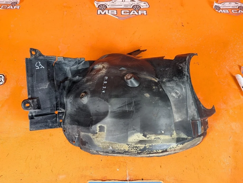 Подкрылок передний правый, задняя часть Mercedes-Benz