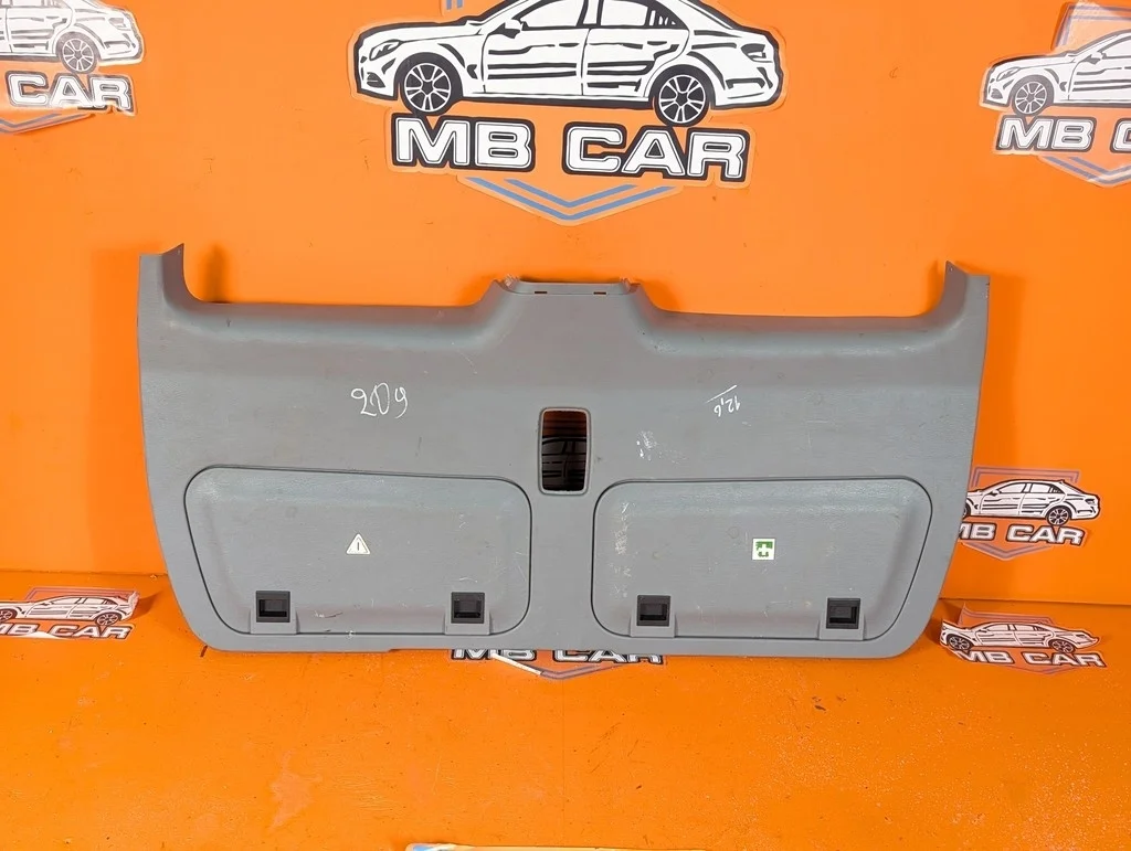 Обшивка крышки багажника Mercedes-Benz