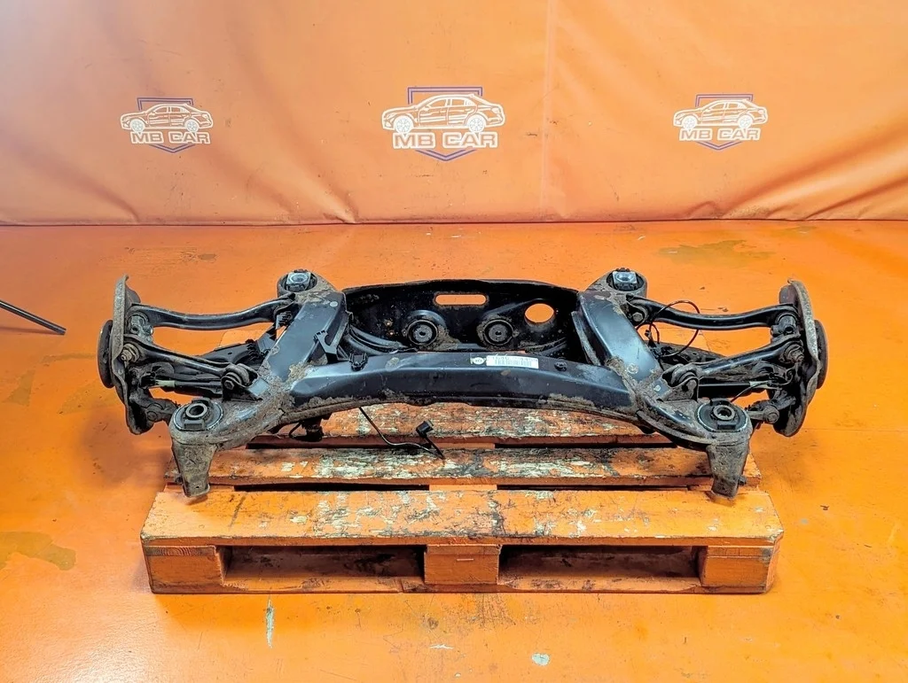 Подрамник задний Mercedes-Benz