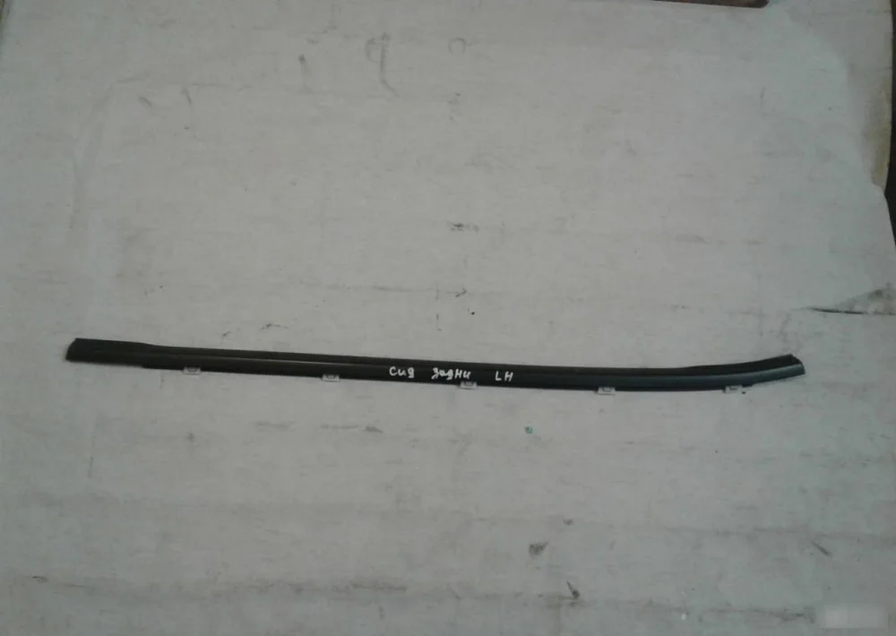 Бархотка молдинг двери Kia Ceed 2006-2010 822101H000 ED