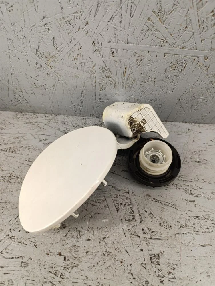 Лючок бензобака Kia Picanto 2 695101Y000