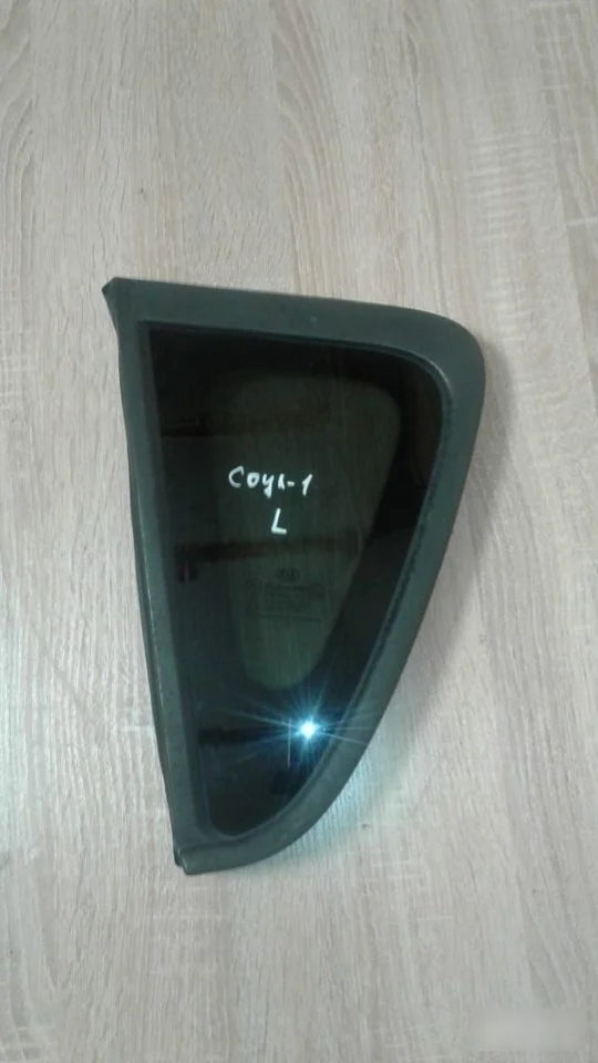 Стекло глухое Kia Soul 1 878102K000, левое