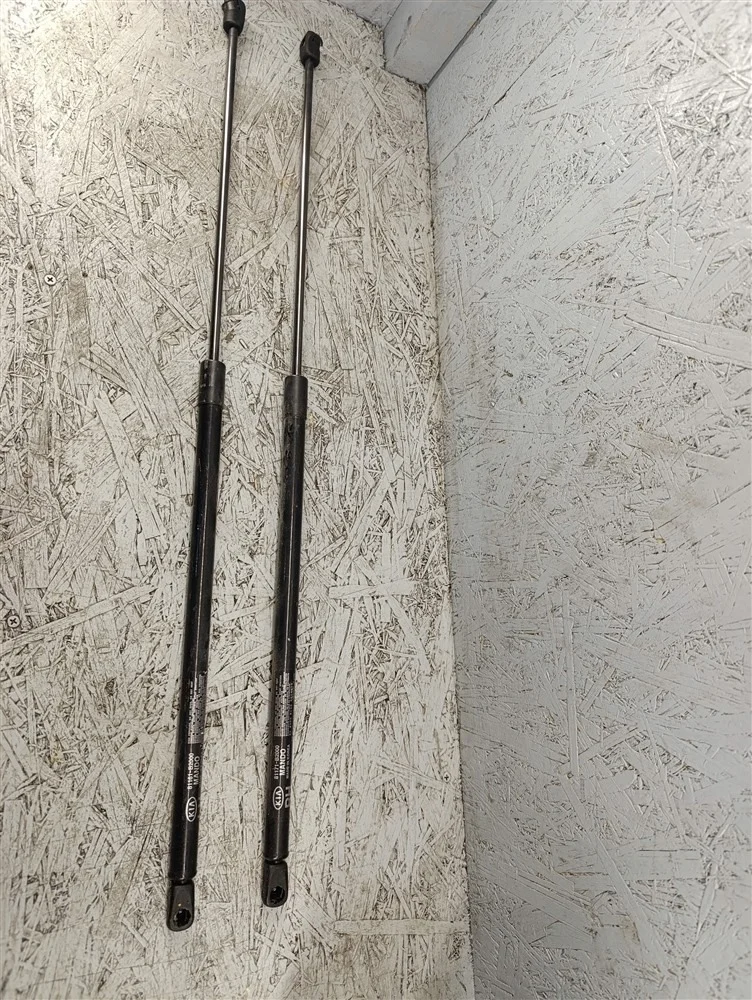 Стойка капота Kia Soul 81161B2000