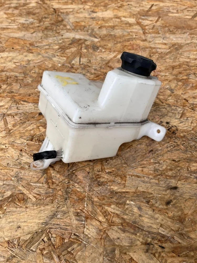 Расширительный бачок системы охлаждения Kia ceed 2014 25430A5800 JD