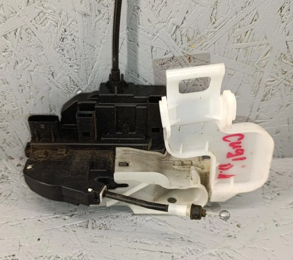 Замок двери Kia ceed 2011 813101H000 ED G4FC, передний левый