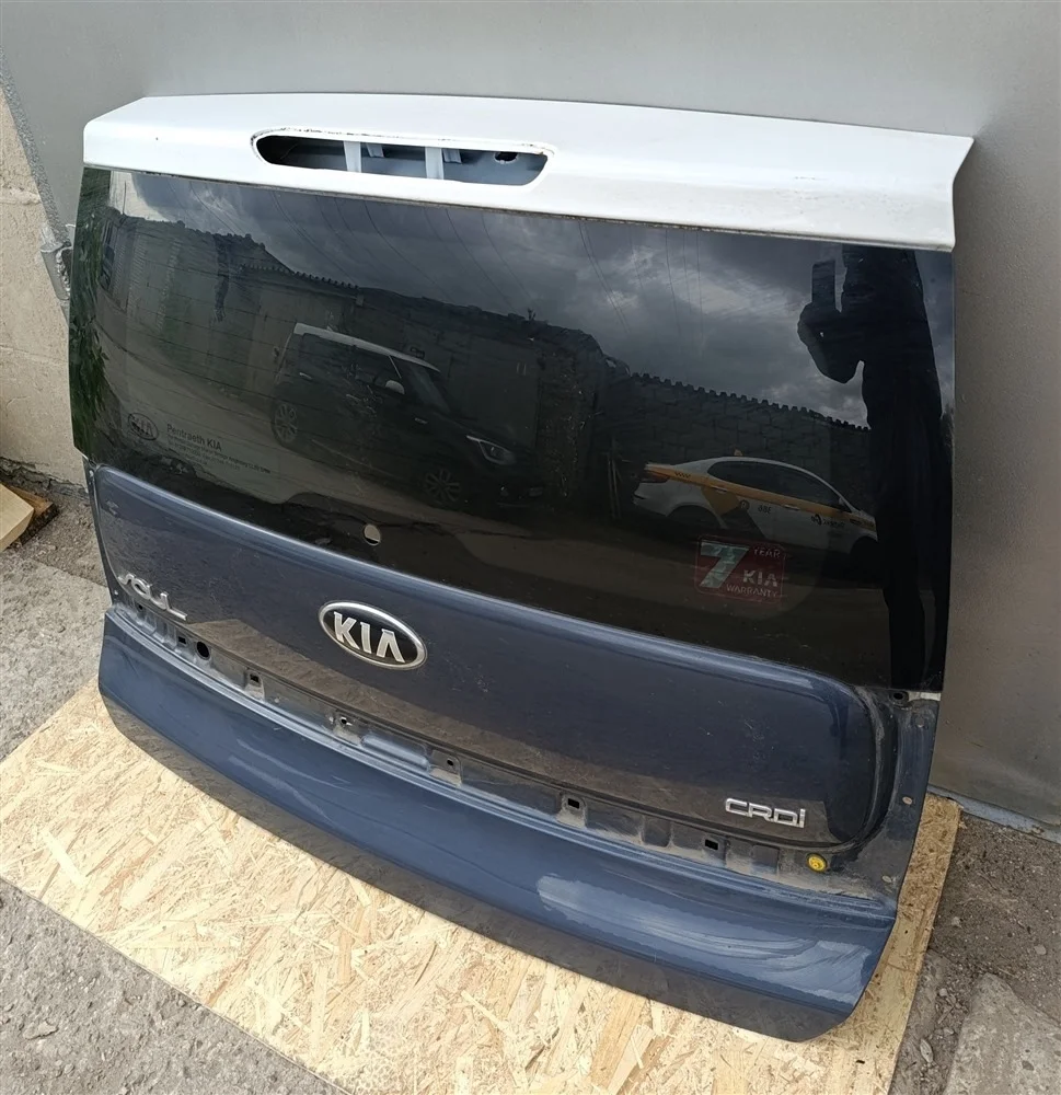 Крышка багажника Kia soul 2016 73700B2000 PS D4FB
