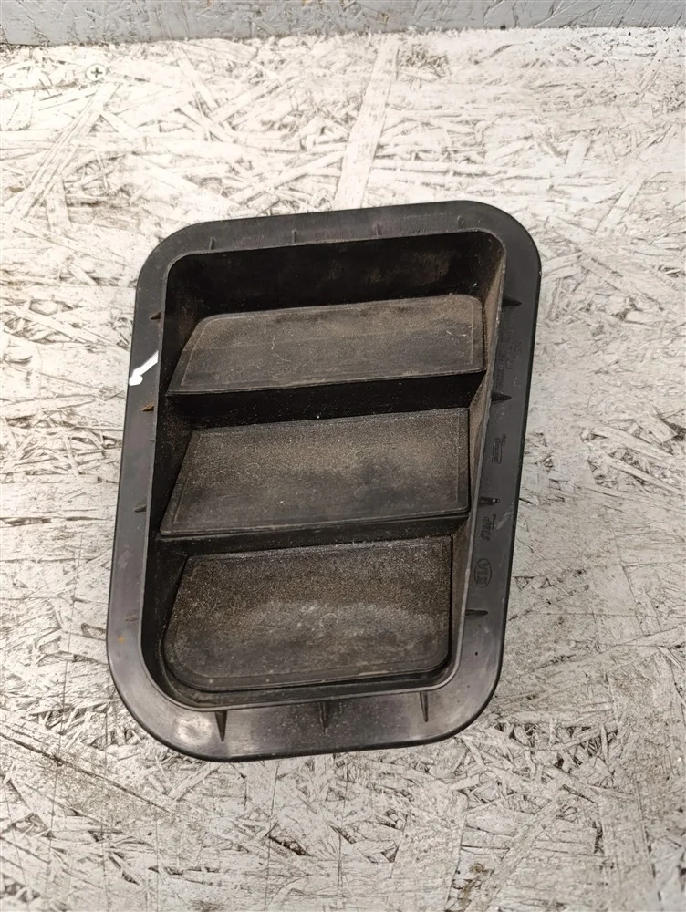 Решетка вентиляционная Kia soul 2016 975102F200 PS D4FB, правая