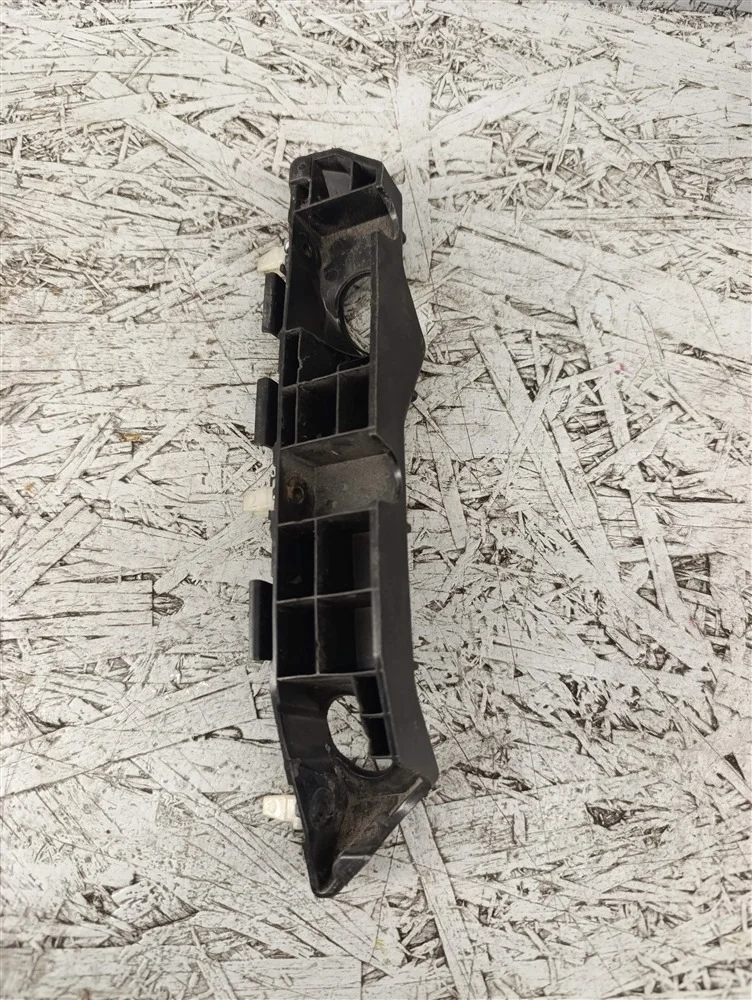 Кронштейн бампера Kia picanto 2015 865141Y000 ХЕТЧБЕК G3LA, передний правый