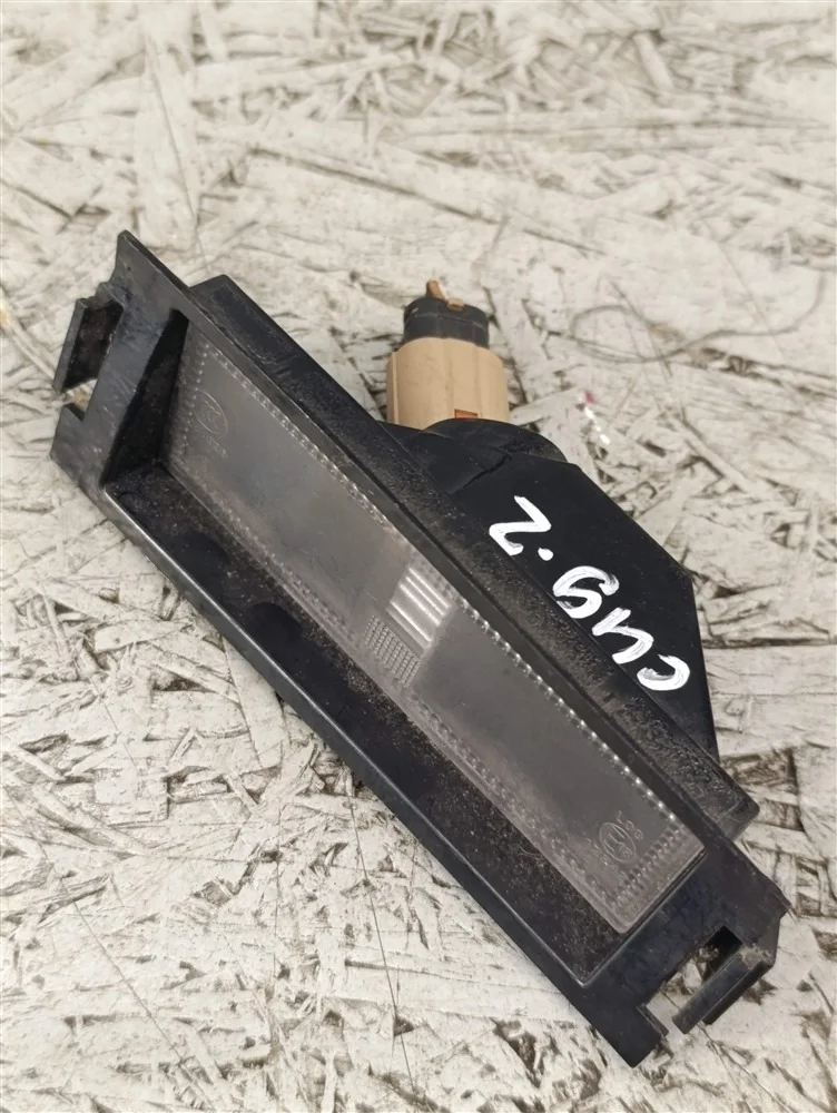 Подсветка номера Kia ceed 2014 925021M300 УНИВЕРСАЛ, задняя правая