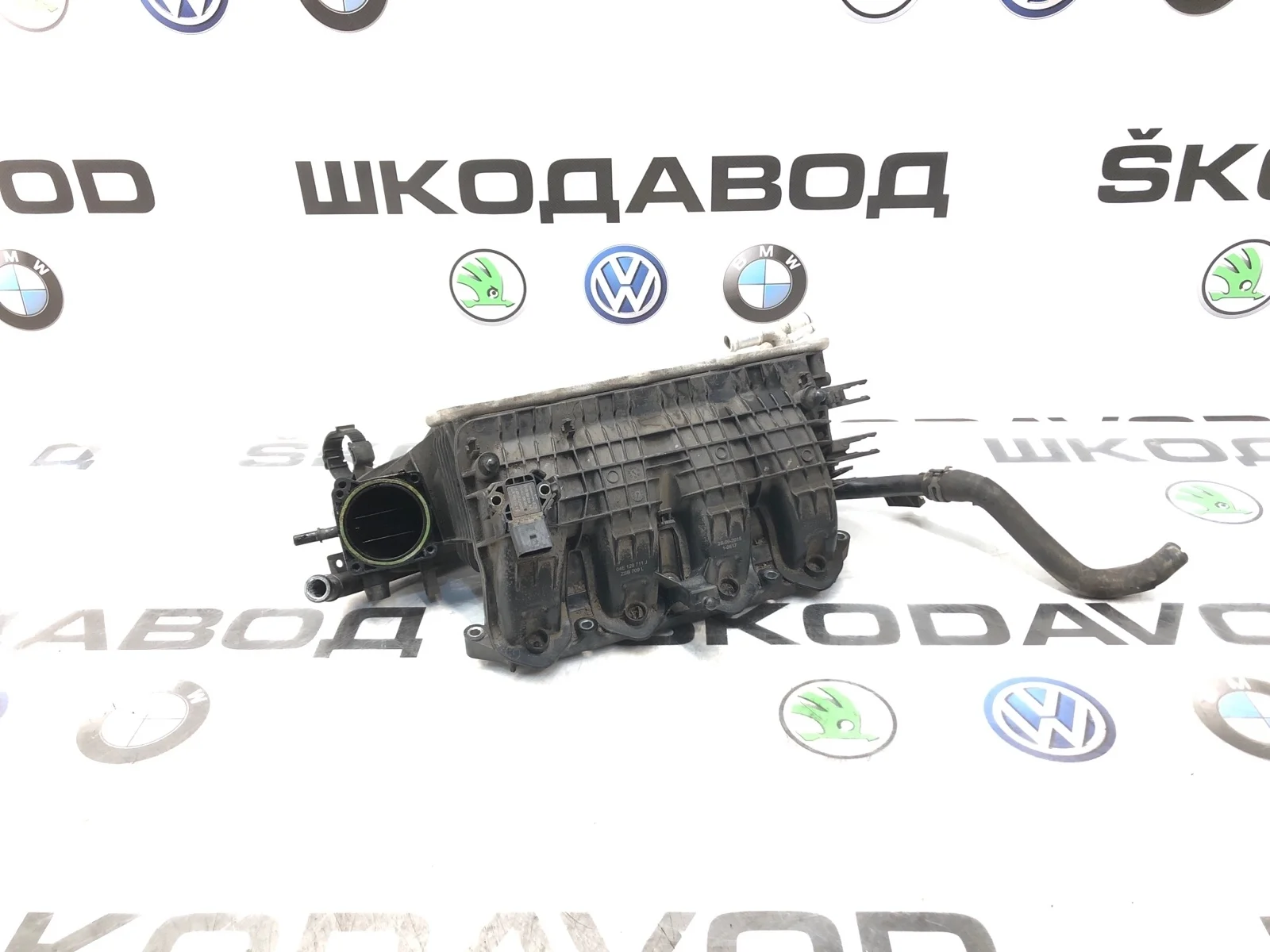 Коллектор выпускной Skoda Octavia 2015 04E129711J A7 (5E) 1.2 CYVB