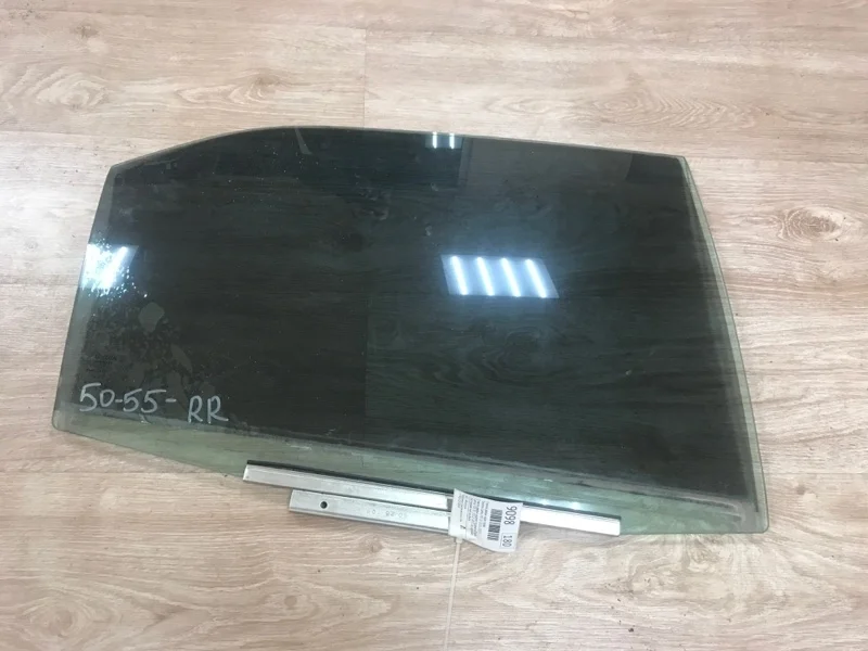 Стекло двери Toyota Camry 2012-2017 6811333170 50 55, заднее правое