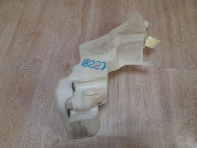 Бачок омывателя Audi A8 1994-2002 4D0955451D D2