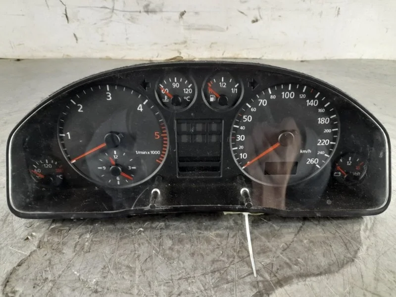 Приборная панель Audi A6 1997-2005 4B0919860E C5