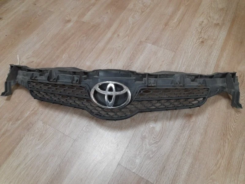 Решетка радиатора Toyota Auris 2006-2012 5311102390 E15, передняя