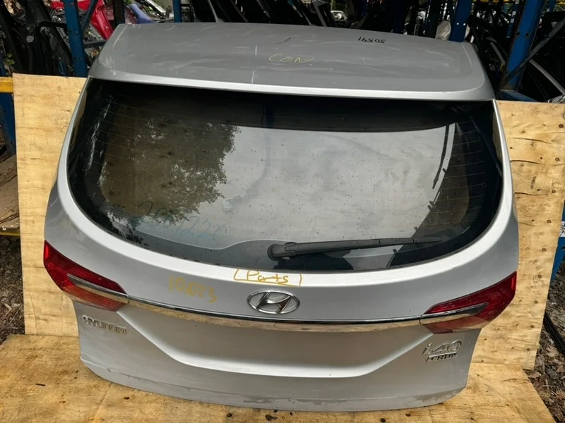 Крышка багажника Hyundai i40 2011-2019 737003Z020 VF
