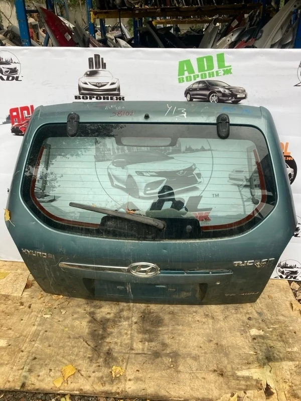 Крышка багажника Hyundai Tucson 1 2004-2009 737002E050 JM