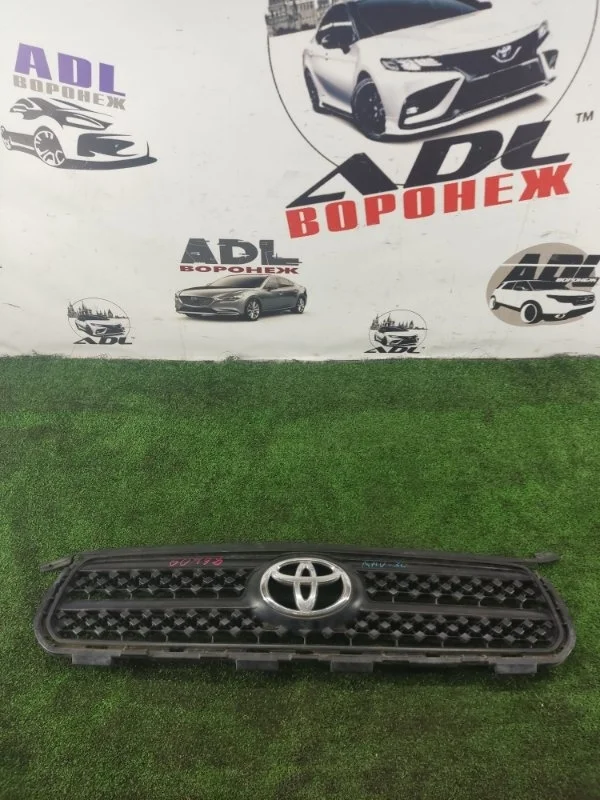 Решетка радиатора Toyota RAV4 2006-2012 5310142150 30, передняя