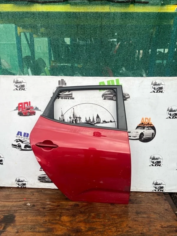 Дверь Kia VENGA 2010-2014 770041P000, задняя правая