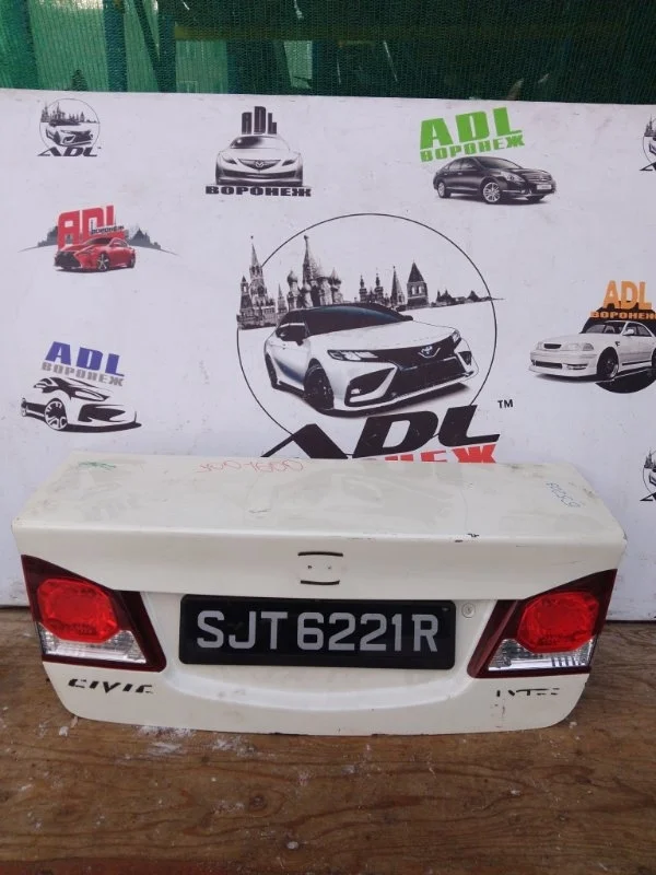 Крышка багажника Honda Civic 8 2006-2011 68500SNKG00ZZ 4D