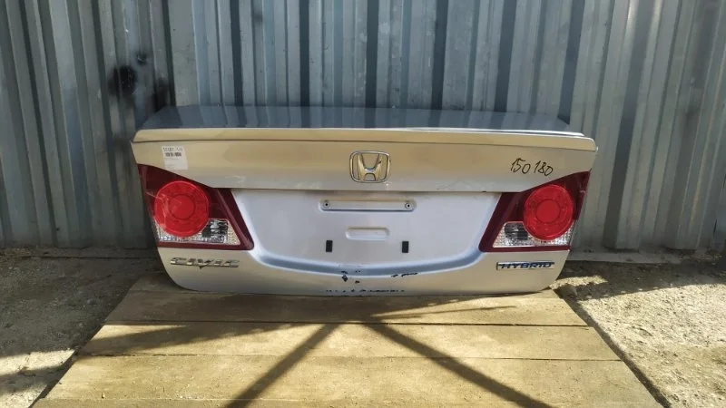 Крышка багажника Honda Civic 8 2009-2011 68500SNBG10ZZ 4D