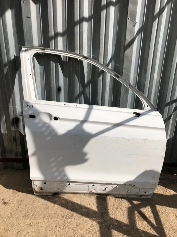 Дверь Volkswagen Tiguan 2017-2022 5NA831056K, передняя правая