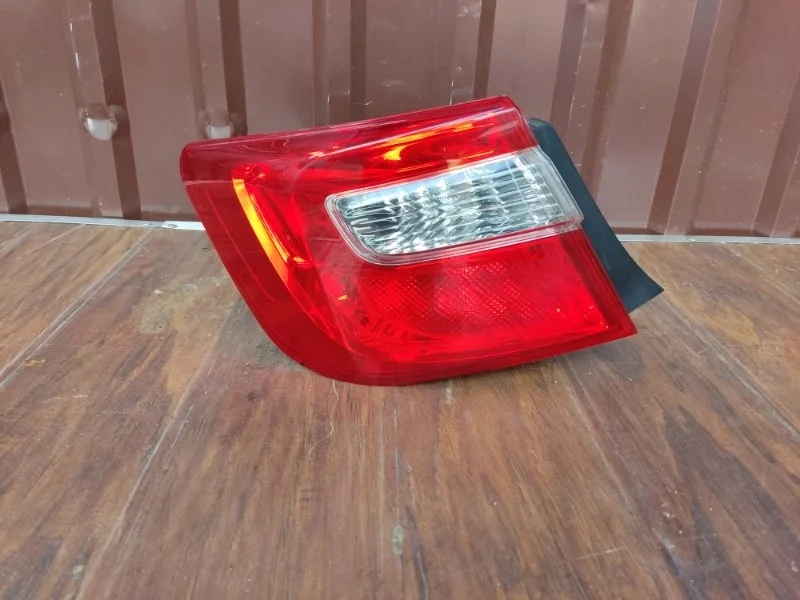 Фонарь Toyota Camry 2011-2014 8156133550 50, левый